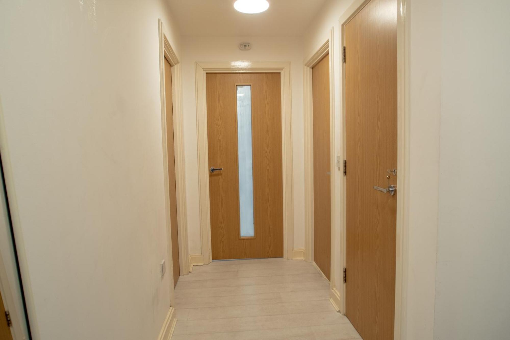 Two-Bedroom Luxury Apartment With Workspace, Free Secure Parking & Coffee Бирмингем Экстерьер фото